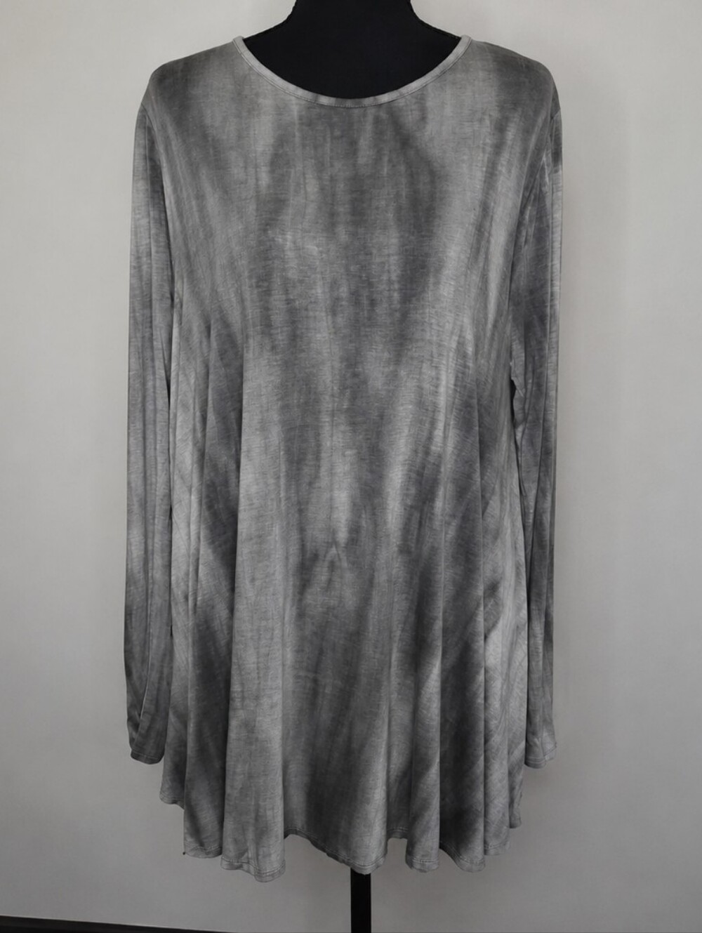 Gray Tie-Dye Long Sleeve Swing Top